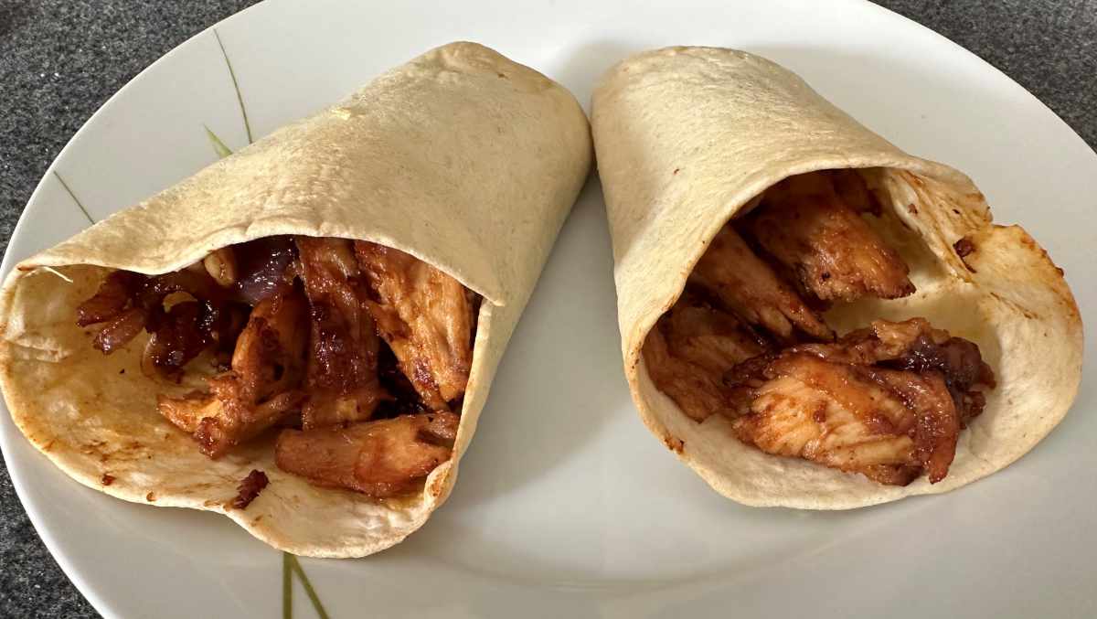 Tortilla Pockets mit Pulled Chicken und Krautsalat – ideale Resteverwertung